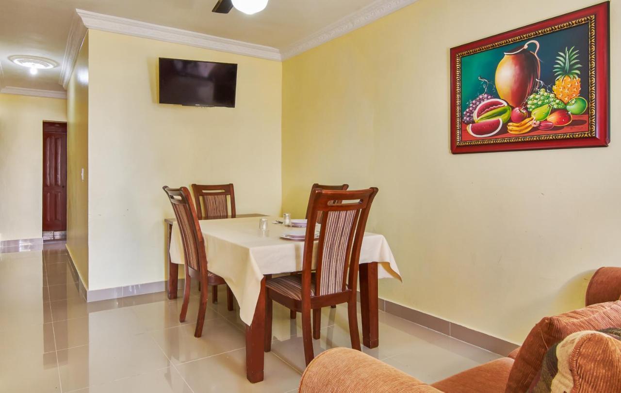 Bnb Tropical Island Aparthotel - Corales Del Sur - Santo Domingo Este Exterior photo