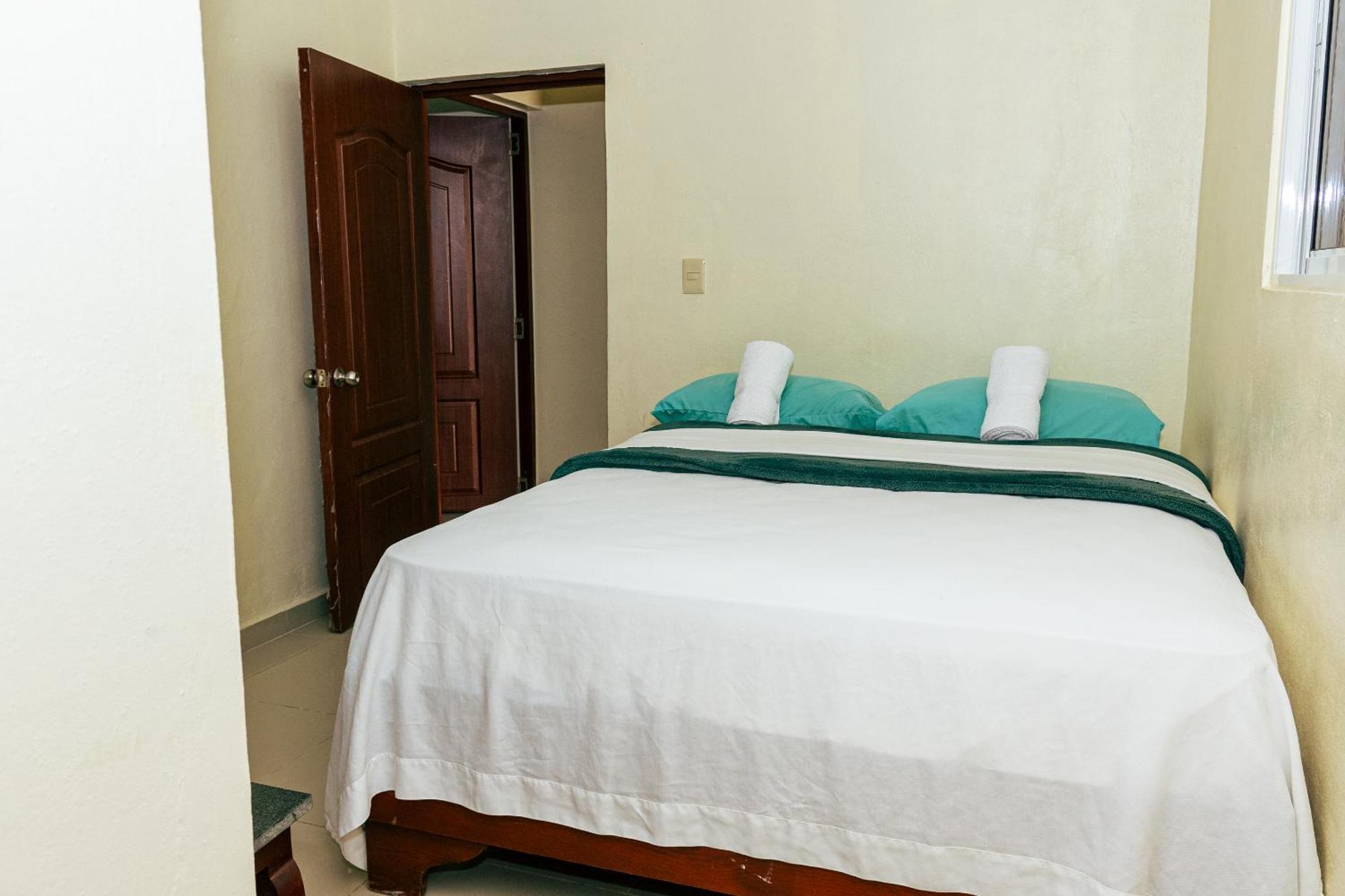 Bnb Tropical Island Aparthotel - Corales Del Sur - Santo Domingo Este Exterior photo
