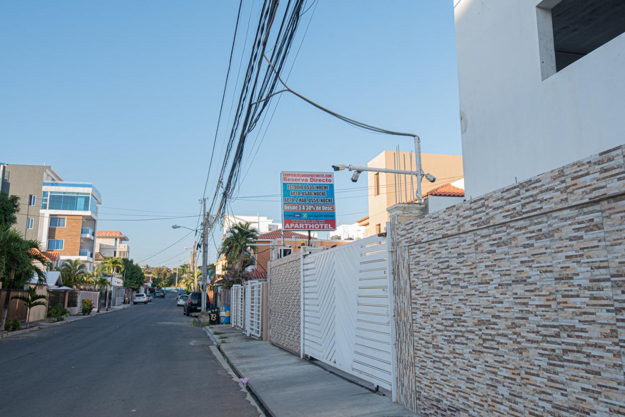 Bnb Tropical Island Aparthotel - Corales Del Sur - Santo Domingo Este Exterior photo